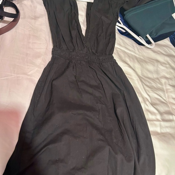 Elegant Black Women's Dress - Picture 4 of 4